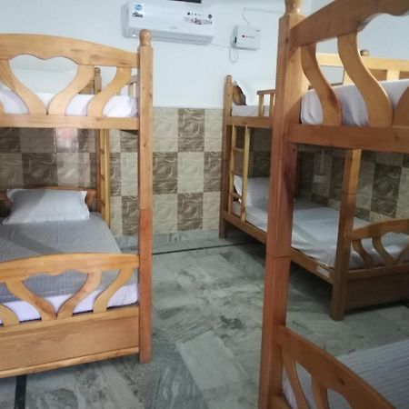 מלון רישיקש Raahi The Travellers Nest מראה חיצוני תמונה