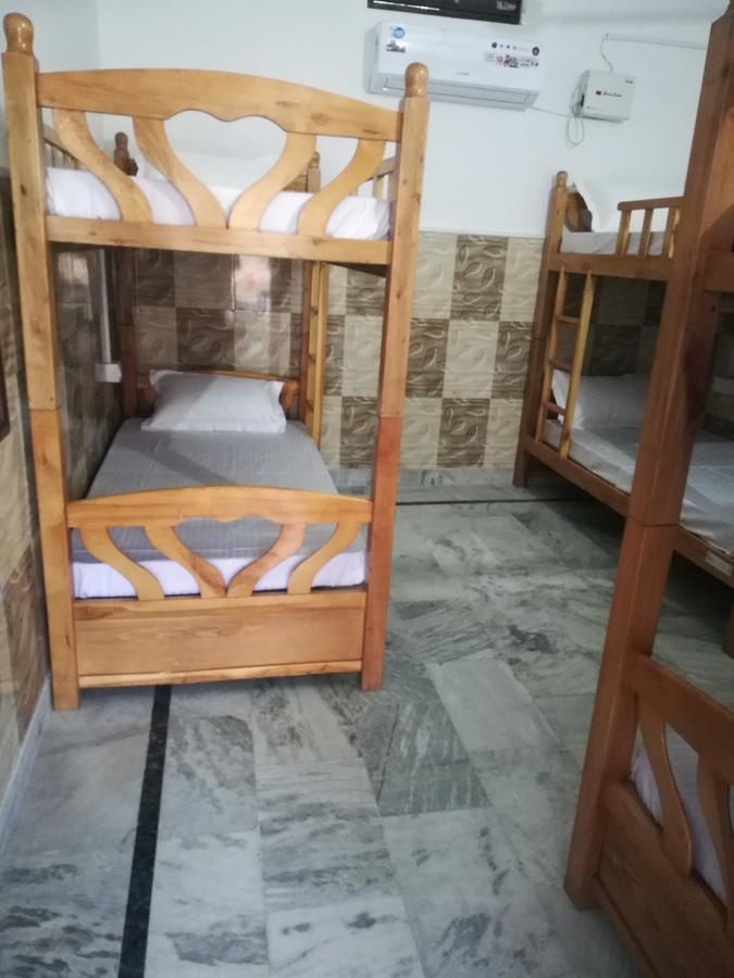 מלון רישיקש Raahi The Travellers Nest מראה חיצוני תמונה