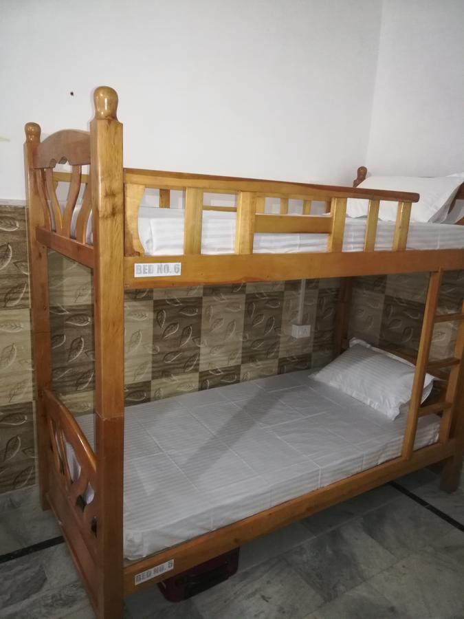 מלון רישיקש Raahi The Travellers Nest מראה חיצוני תמונה