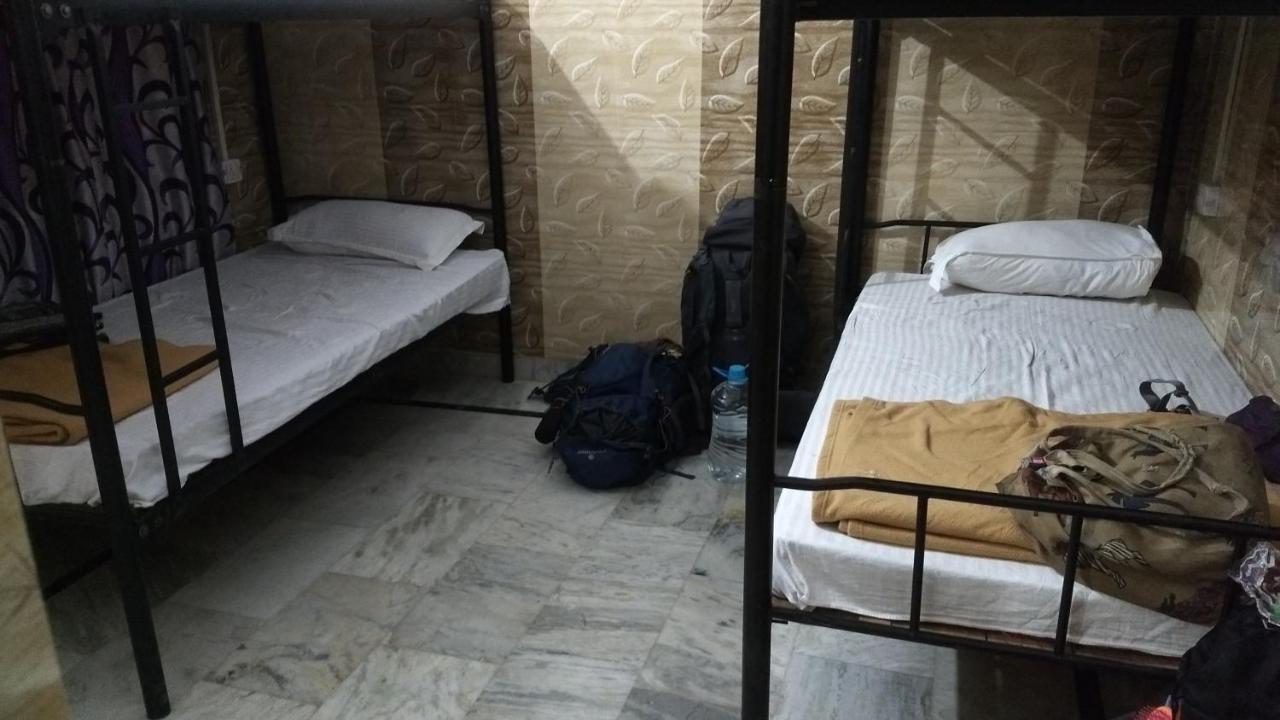 מלון רישיקש Raahi The Travellers Nest מראה חיצוני תמונה